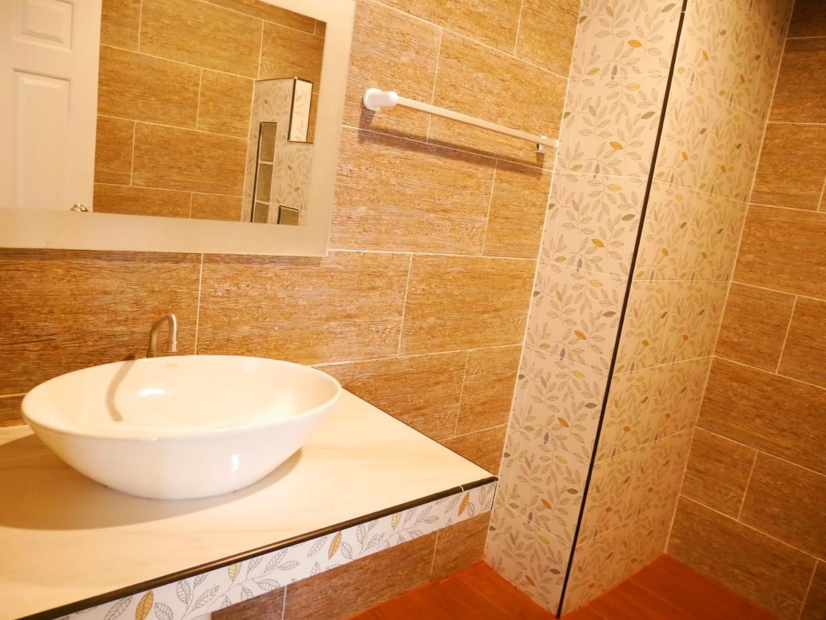 Sabaidee Mansion&Hotel Ko Lanta Екстериор снимка